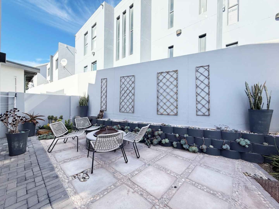 4 Bedroom Property for Sale in Calypso Beach Western Cape